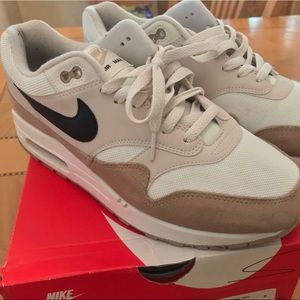 Men’s Nike Air Max 1 Sz 9